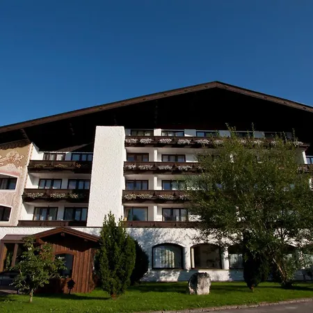 Hotel Lohninger Sankt Georgen im Attergau