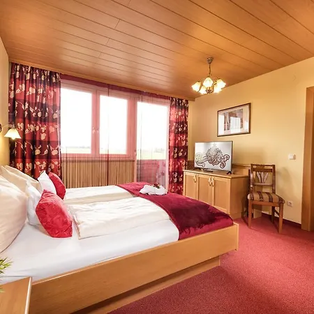 Hotel Lohninger St. Georgen im Attergau